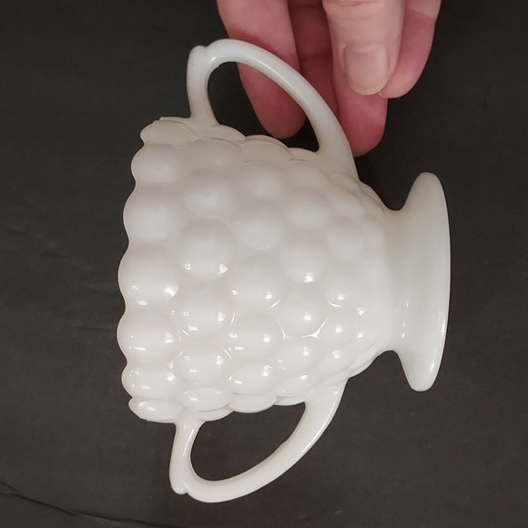 Open Sugar Cube Bowl Milk Glass Pattern Bubbles Dual handles.EUC - Picture 3 of 4